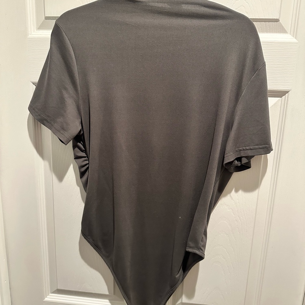 SHEIN Gray Short Sleeve Bodysuit